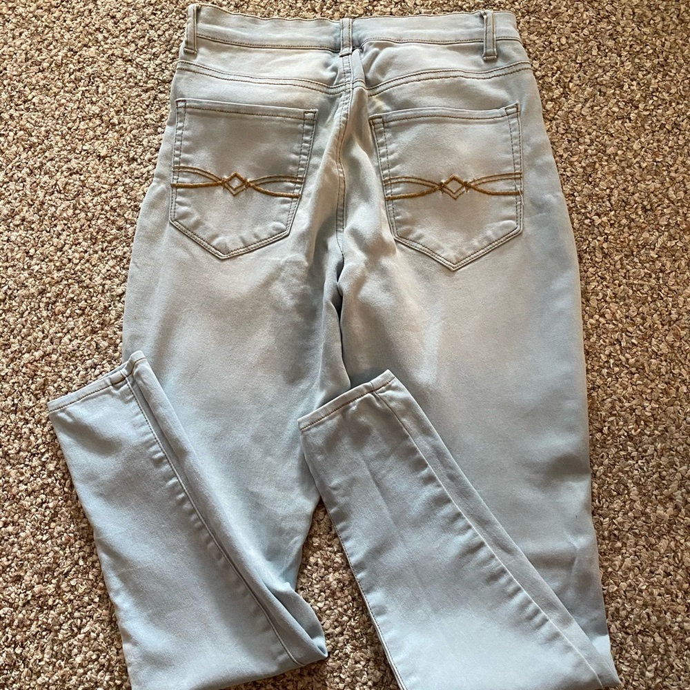 Light watch stretchy tight jeans!
